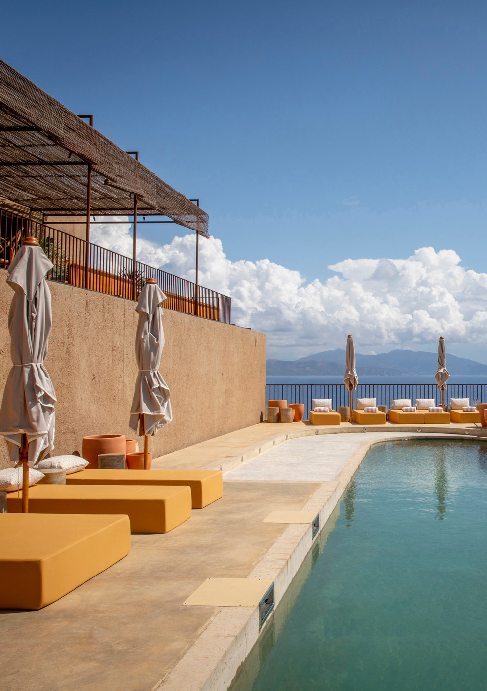 cover-hotel-mylos-maison-royer